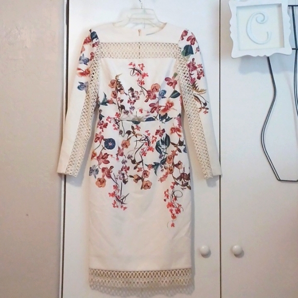 ANTONIO MELANI Dresses & Skirts - Antonio Melani, Womens Floral Dress with a Beautiful Guipure Lace. SZ. 0